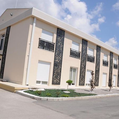 Sobe Sova Kikinda Hotel Bagian luar foto