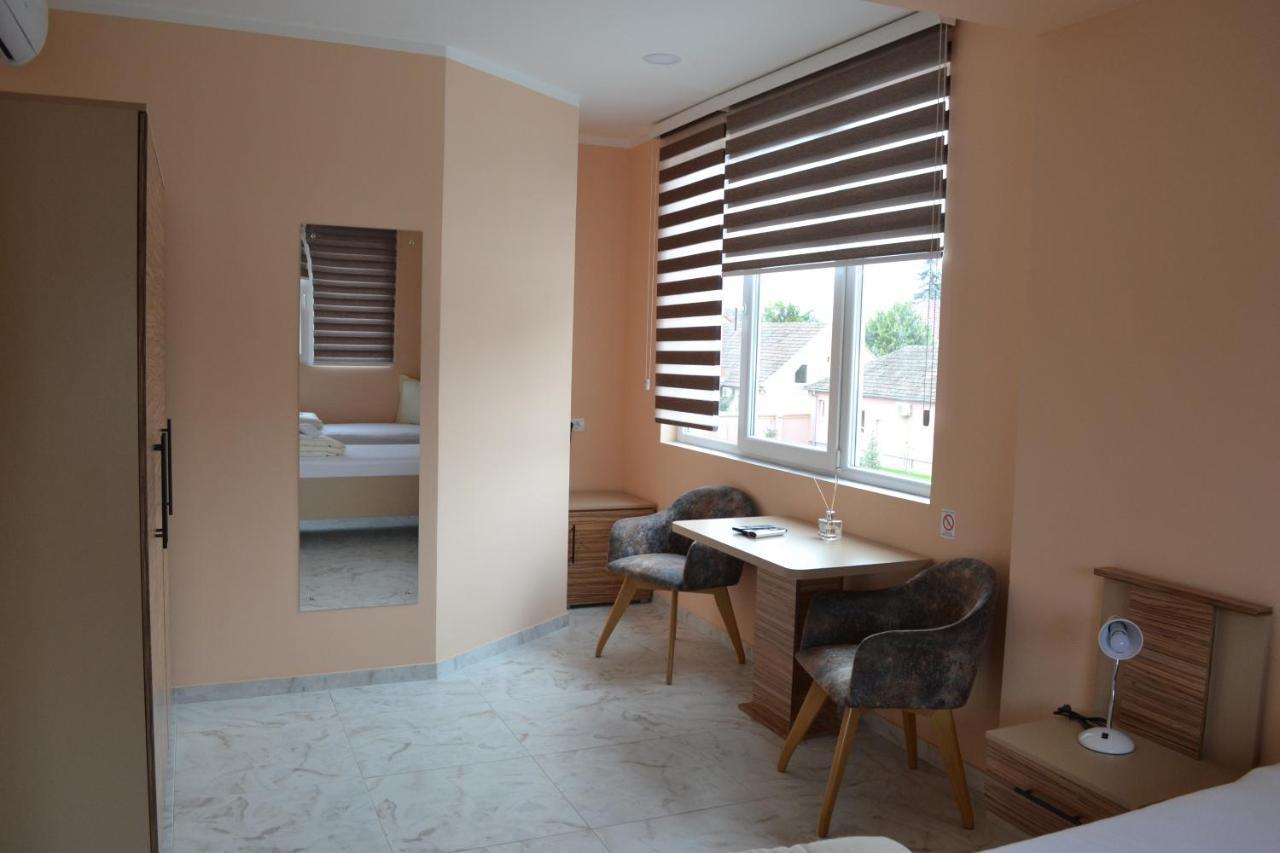 Sobe Sova Kikinda Hotel Bagian luar foto