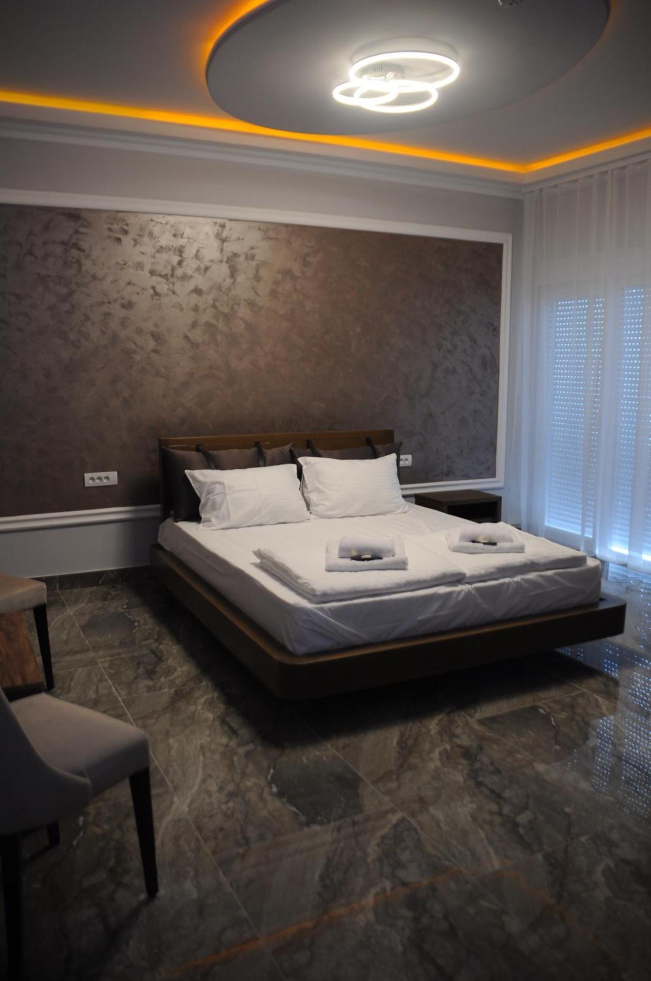 Sobe Sova Kikinda Hotel Bagian luar foto
