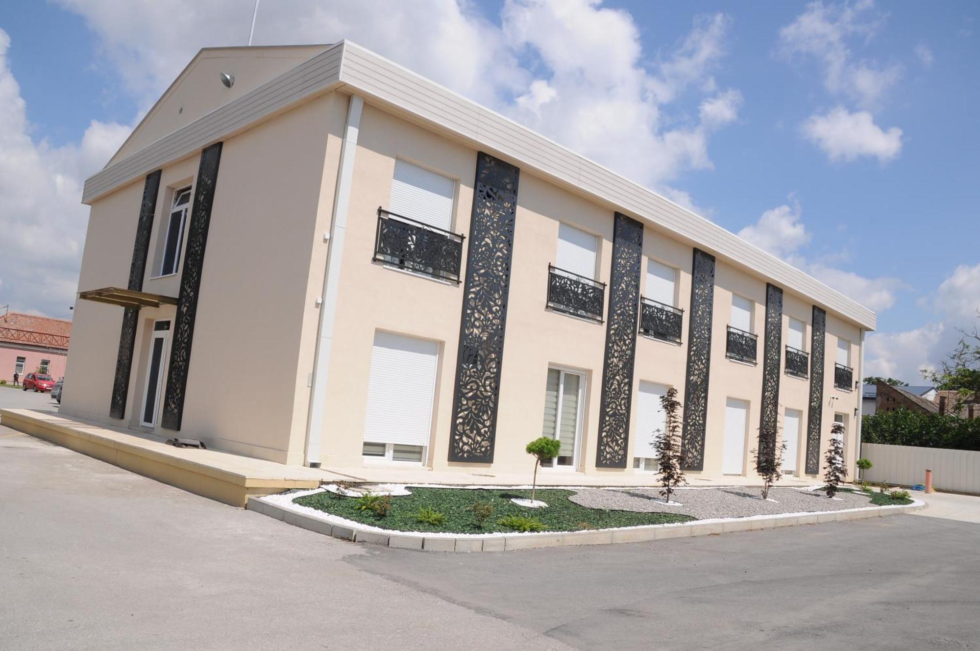 Sobe Sova Kikinda Hotel Bagian luar foto