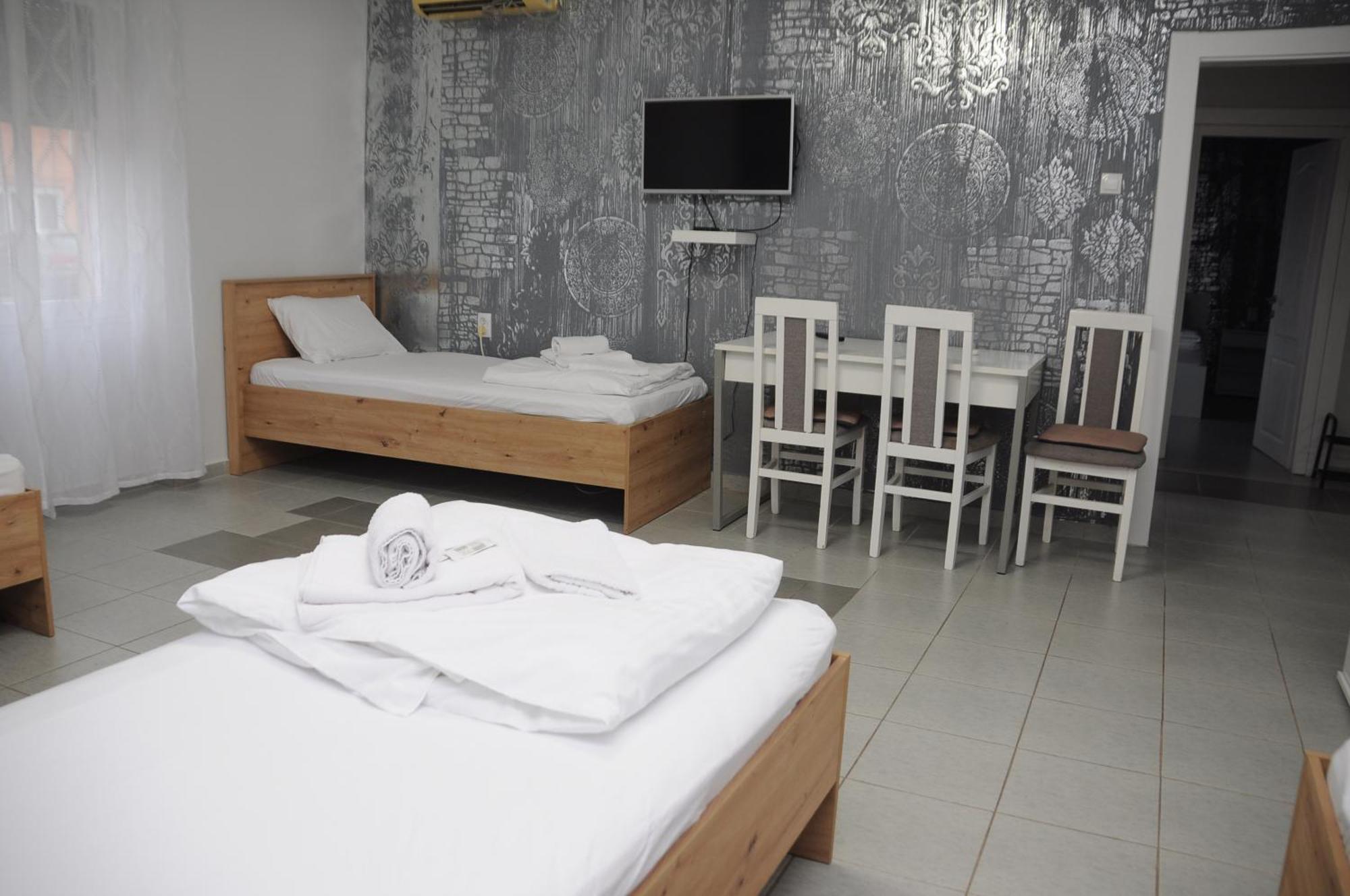 Sobe Sova Kikinda Hotel Bagian luar foto